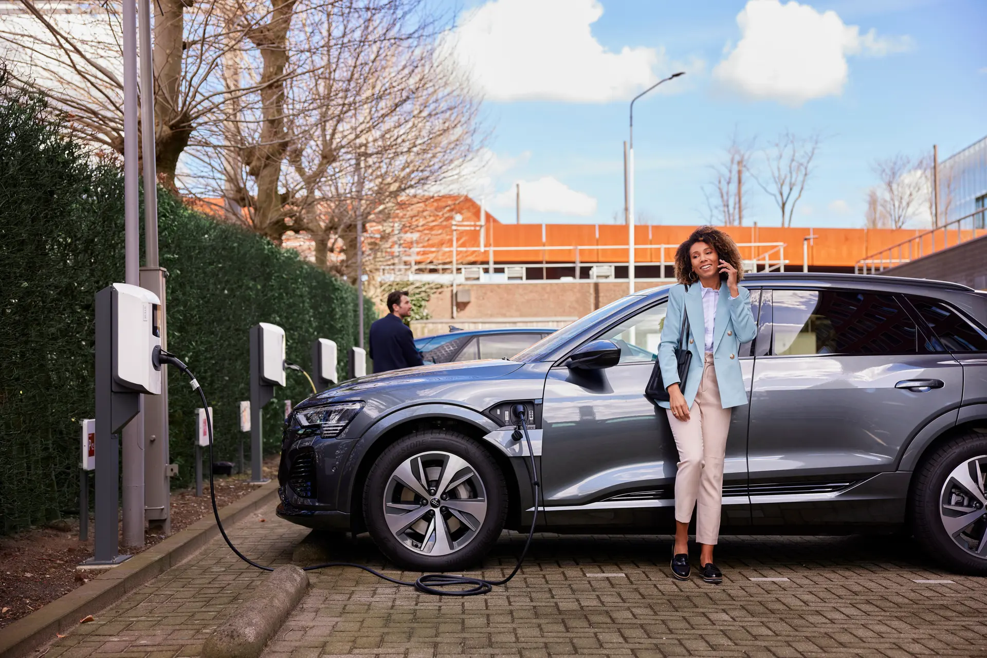 Alfen laadstation in gebruik bij een elektrische auto